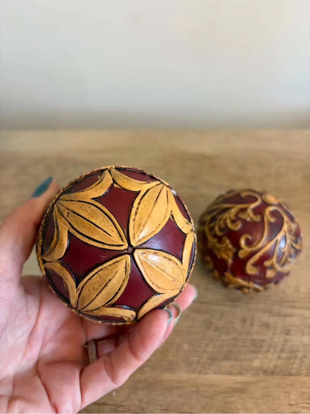 Vintage Style Ornate Decorative Resin Ball Orb Burgundy Cream Deco Sphere Filler